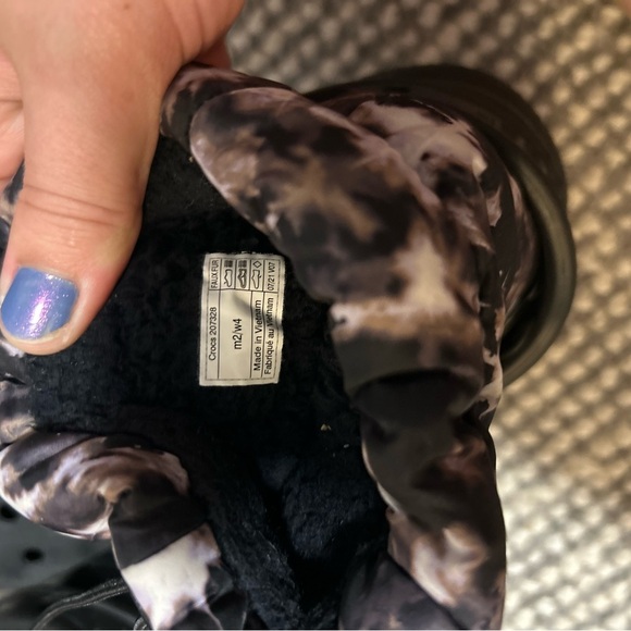 Crocs Classic Lined Neo Puff Boot Size 4 - Picture 5 of 7